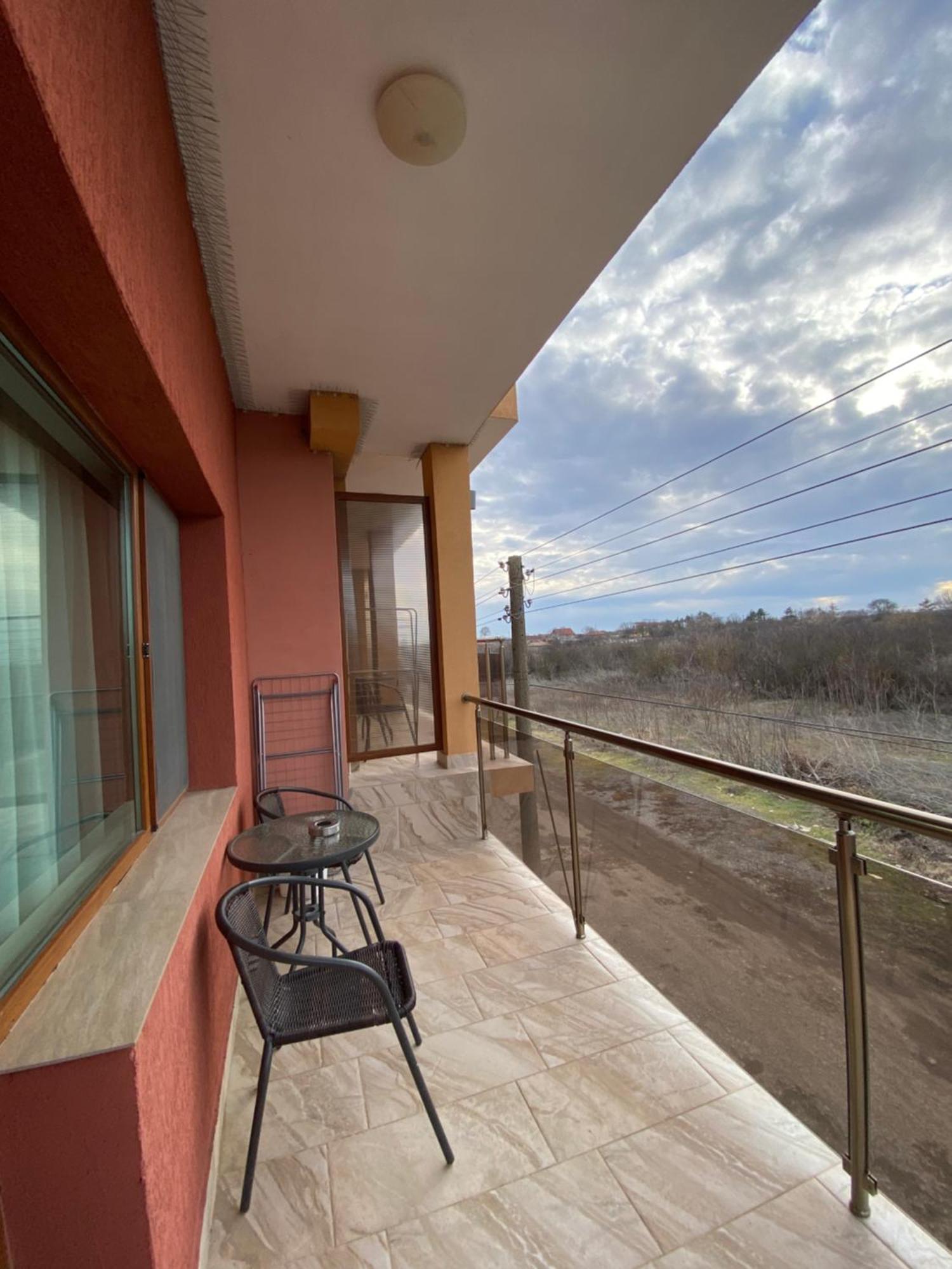 Guest Rooms Wild Duck Ezerets Exteriör bild